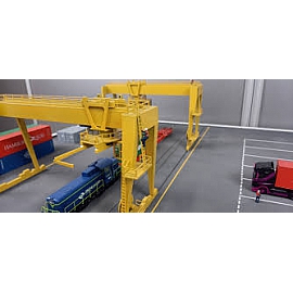 Terminal kontenerowy dwie suwnice - Makieta dydaktyczna. Skala 1:87